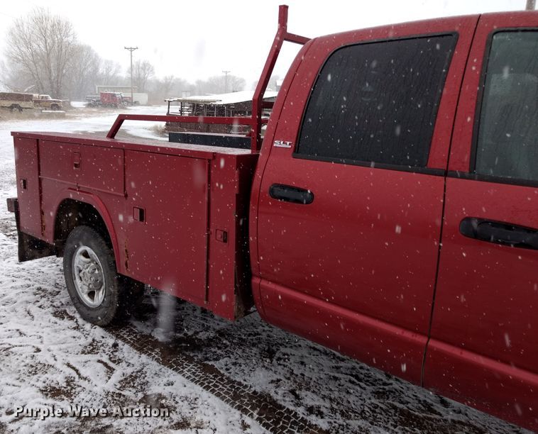image for item GE9556 2007 Dodge Ram 3500 SLT Quad Cab utility bed pickup truck