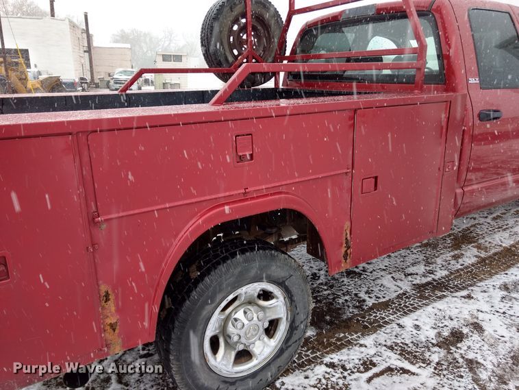 image for item GE9556 2007 Dodge Ram 3500 SLT Quad Cab utility bed pickup truck