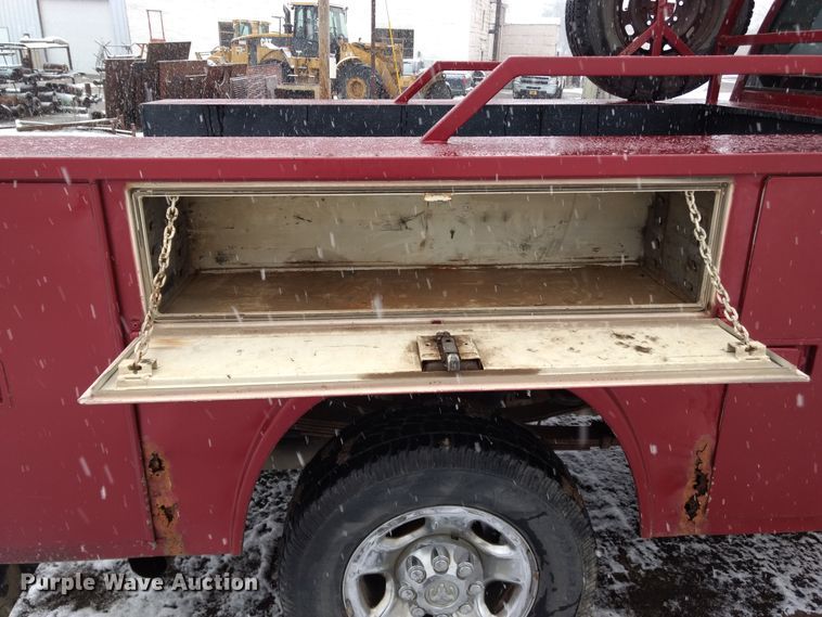 image for item GE9556 2007 Dodge Ram 3500 SLT Quad Cab utility bed pickup truck