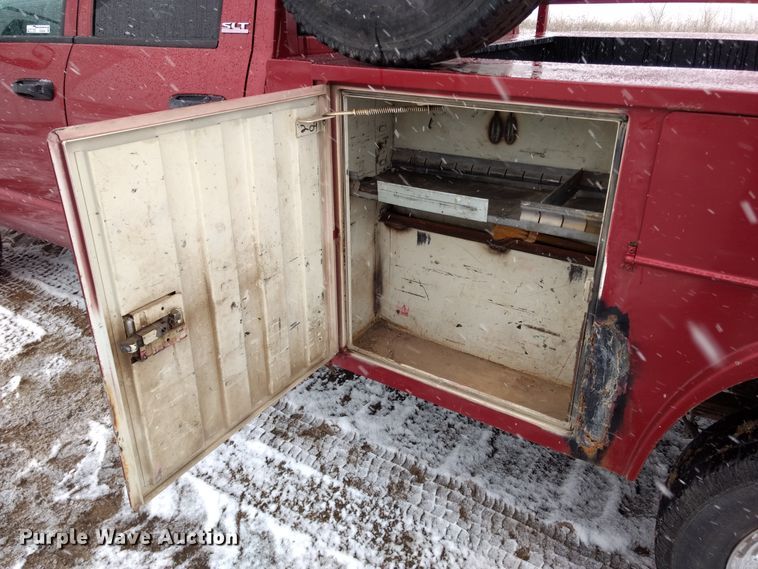 image for item GE9556 2007 Dodge Ram 3500 SLT Quad Cab utility bed pickup truck