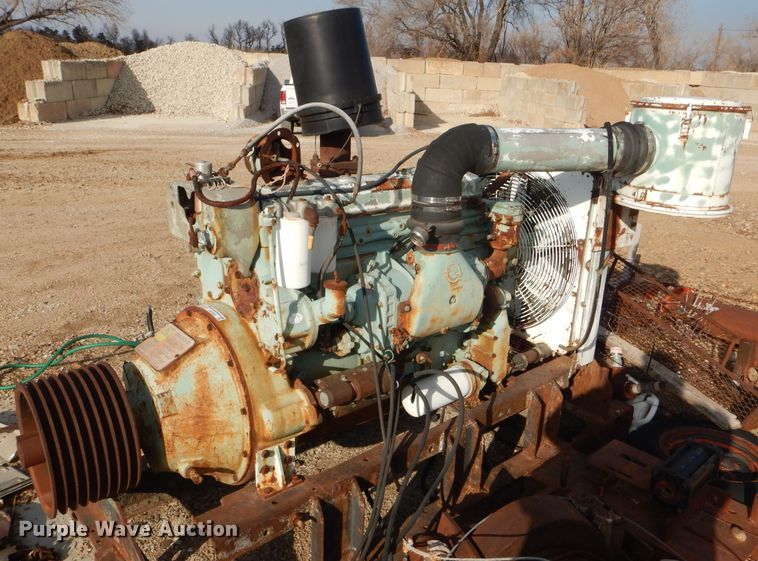 image for item GE9582 Detroit Diesel 671 7.0L six cylinder diesel engine