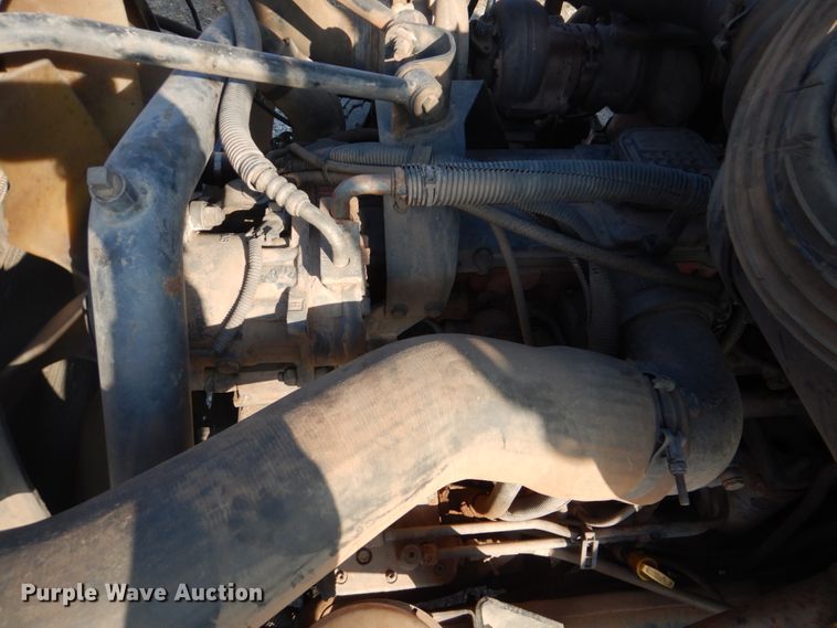 image for item GF9000 2006 Peterbilt 335 roll off container truck