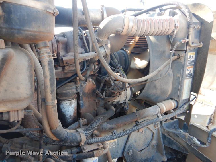 image for item GF9000 2006 Peterbilt 335 roll off container truck