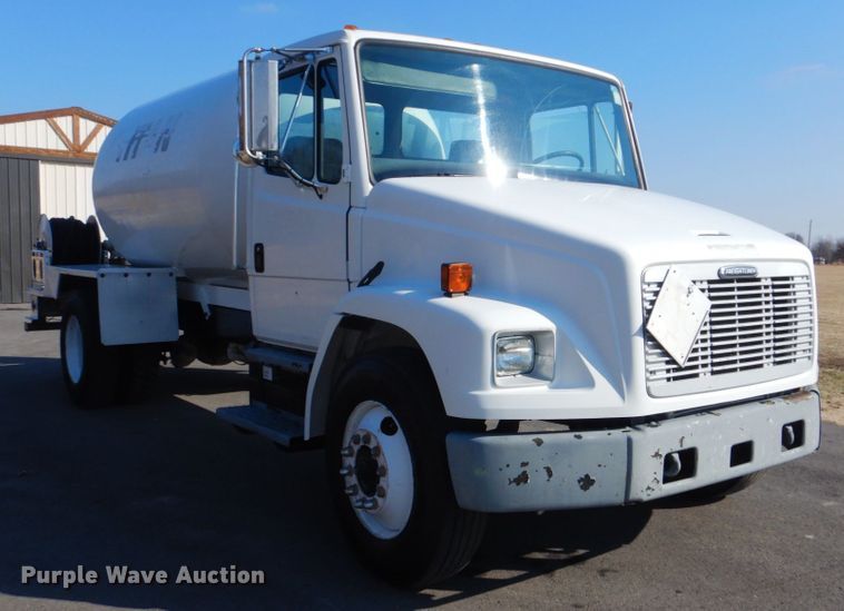 image for item GF9002 2004 Freightliner FL70 fuel truck