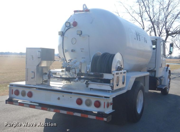 image for item GF9002 2004 Freightliner FL70 fuel truck