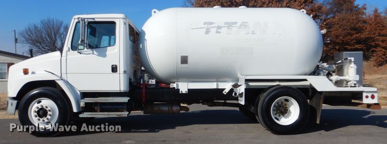 image for item GF9002 2004 Freightliner FL70 fuel truck