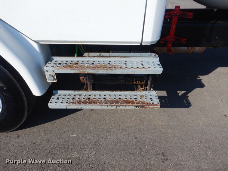 image for item GF9002 2004 Freightliner FL70 fuel truck