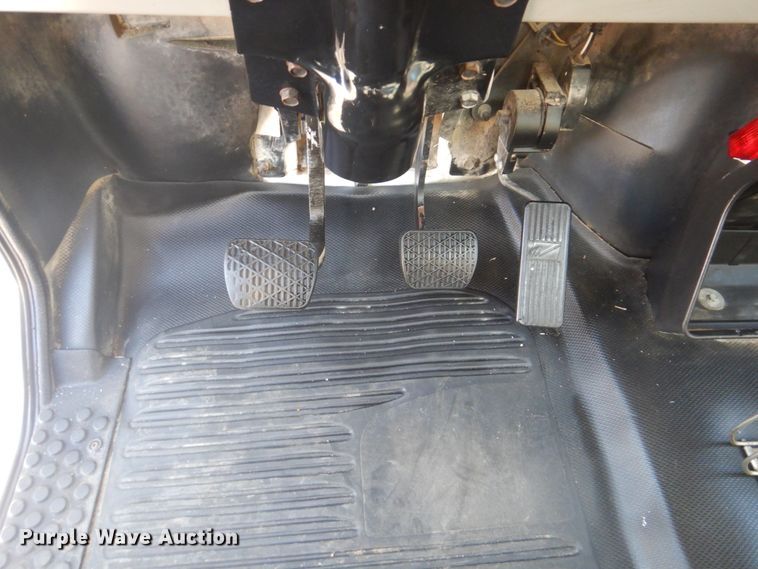 image for item GF9002 2004 Freightliner FL70 fuel truck