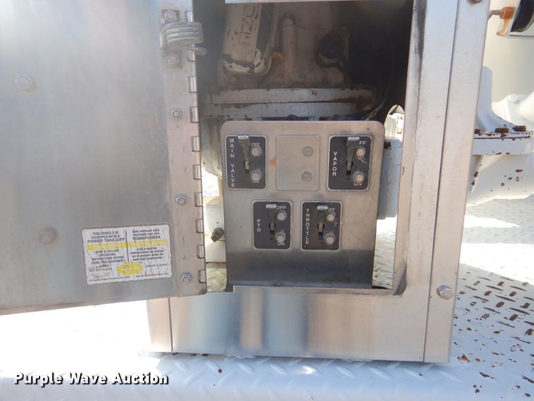 image for item GF9002 2004 Freightliner FL70 fuel truck