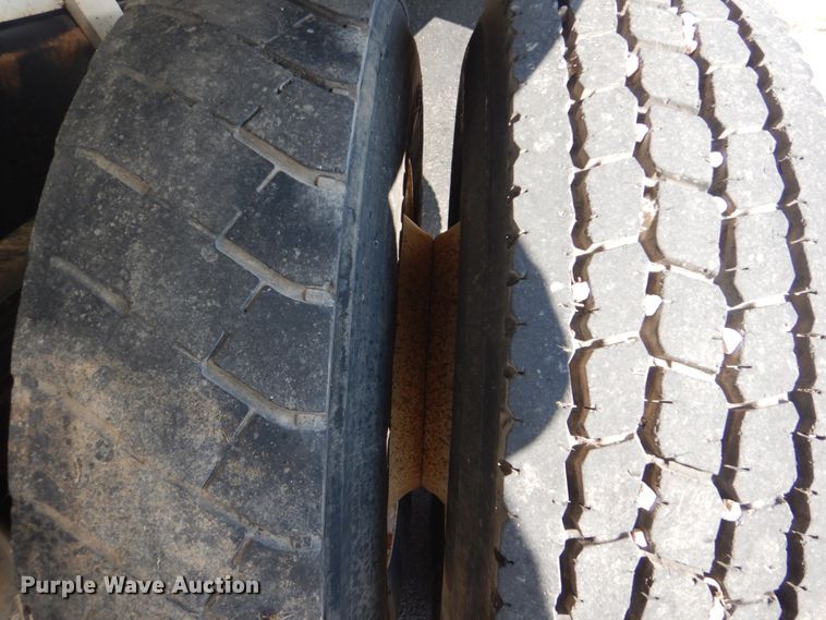 image for item GF9002 2004 Freightliner FL70 fuel truck