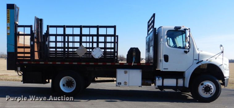 image for item GF9004 2007 Freightliner Business Class M2 flatbed truck