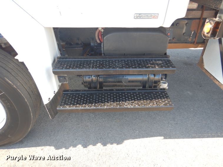 image for item GF9004 2007 Freightliner Business Class M2 flatbed truck