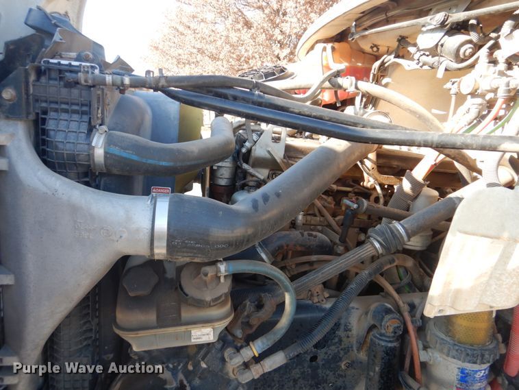 image for item GF9004 2007 Freightliner Business Class M2 flatbed truck