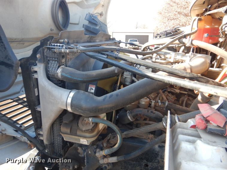 image for item GF9004 2007 Freightliner Business Class M2 flatbed truck