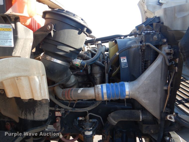 image for item GF9004 2007 Freightliner Business Class M2 flatbed truck