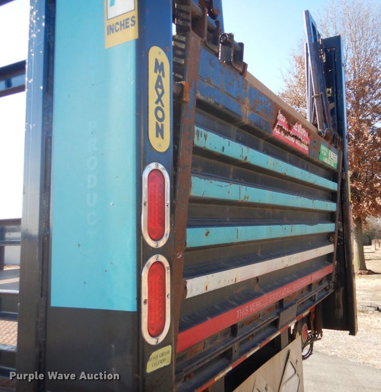 image for item GF9004 2007 Freightliner Business Class M2 flatbed truck