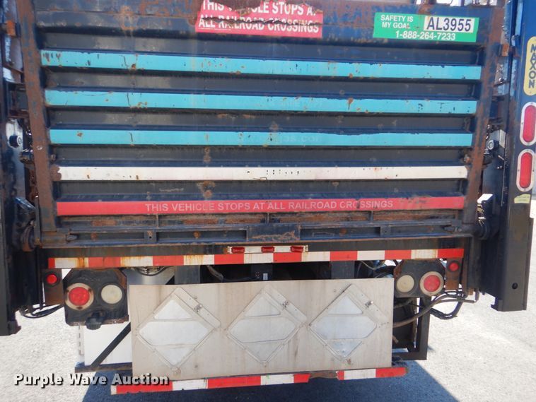 image for item GF9004 2007 Freightliner Business Class M2 flatbed truck