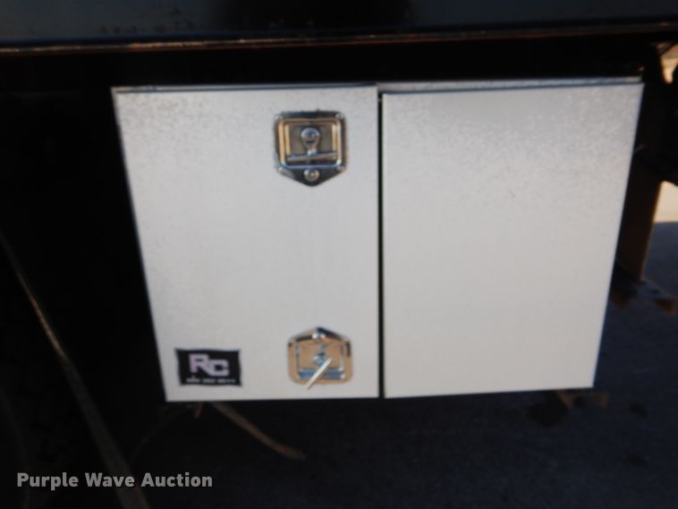 image for item GF9004 2007 Freightliner Business Class M2 flatbed truck