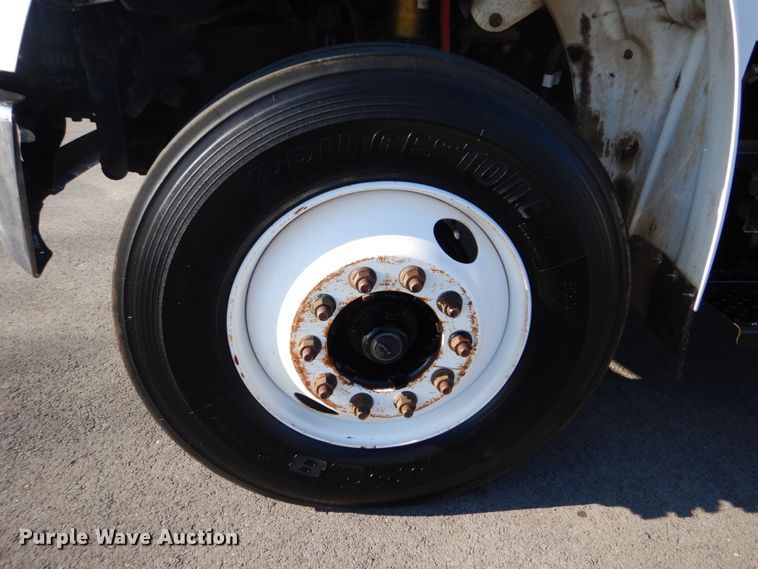 image for item GF9004 2007 Freightliner Business Class M2 flatbed truck