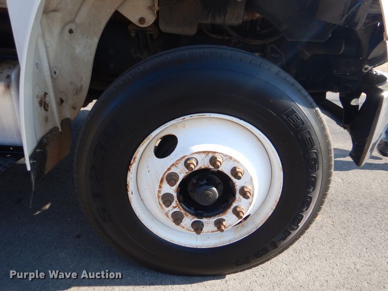 image for item GF9004 2007 Freightliner Business Class M2 flatbed truck