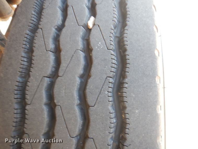 image for item GF9004 2007 Freightliner Business Class M2 flatbed truck