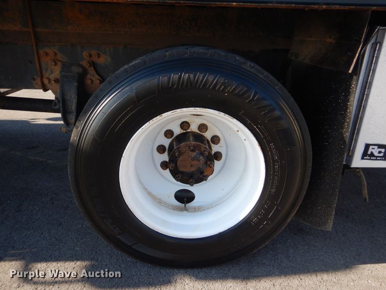 image for item GF9004 2007 Freightliner Business Class M2 flatbed truck