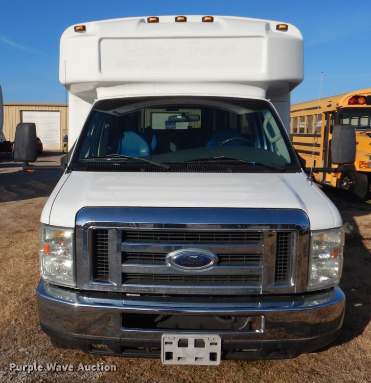 image for item GF9006 2008 Ford Econoline E450 shuttle bus