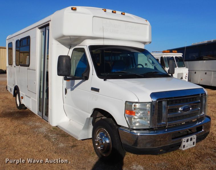 image for item GF9006 2008 Ford Econoline E450 shuttle bus