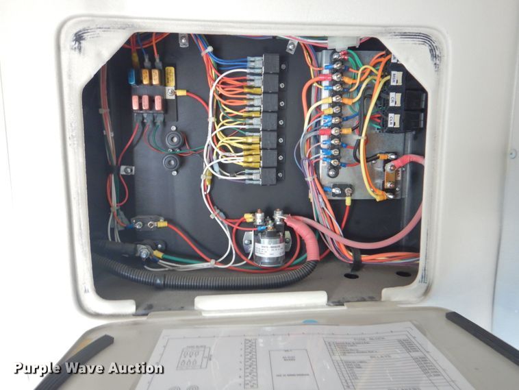 image for item GF9006 2008 Ford Econoline E450 shuttle bus