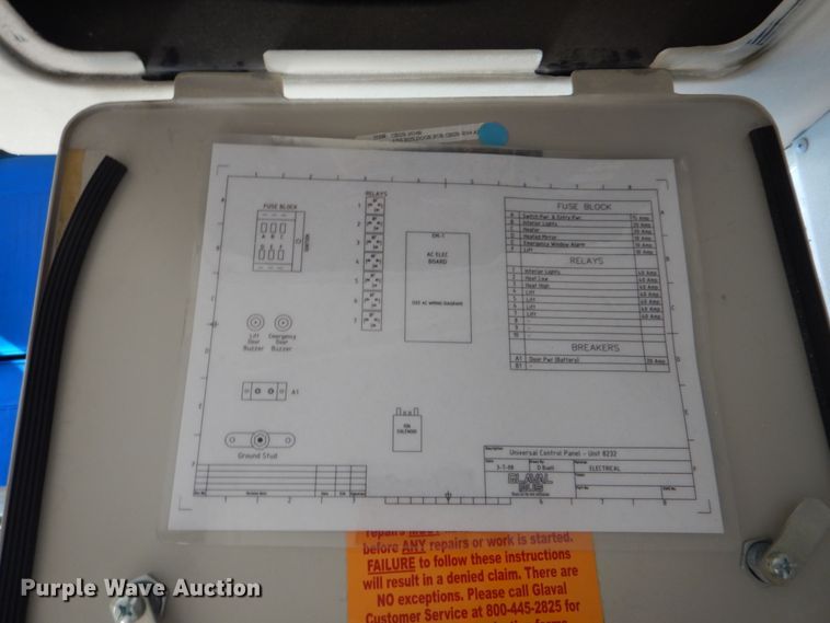 image for item GF9006 2008 Ford Econoline E450 shuttle bus