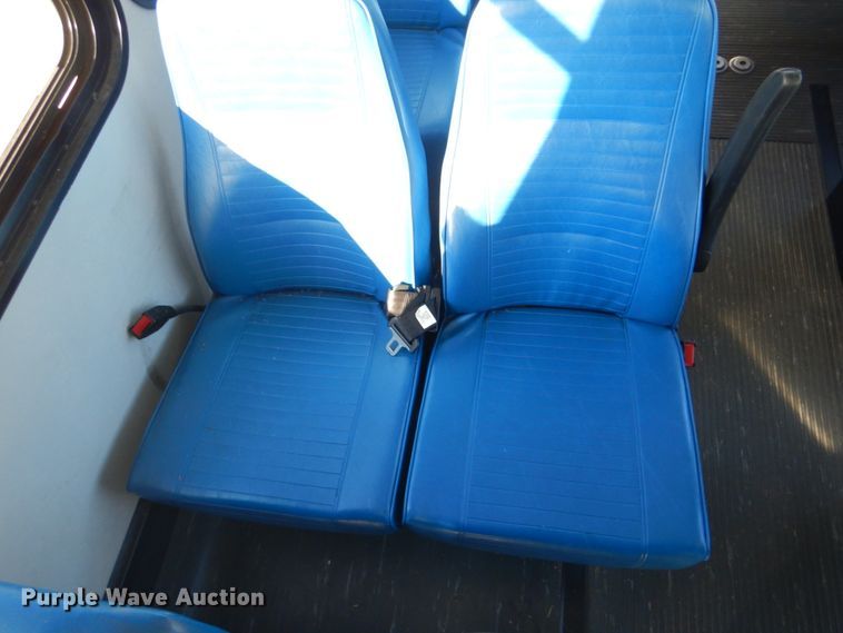 image for item GF9006 2008 Ford Econoline E450 shuttle bus