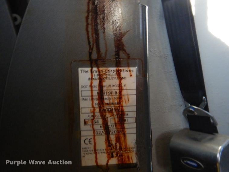 image for item GF9006 2008 Ford Econoline E450 shuttle bus