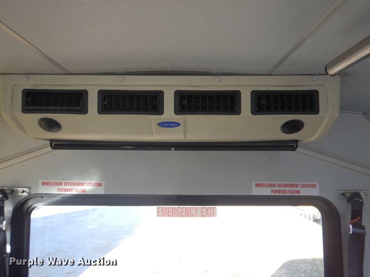 image for item GF9006 2008 Ford Econoline E450 shuttle bus