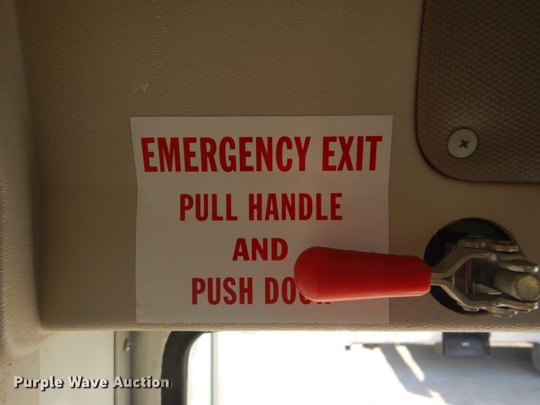 image for item GF9006 2008 Ford Econoline E450 shuttle bus