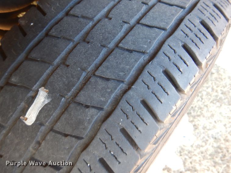 image for item GF9006 2008 Ford Econoline E450 shuttle bus