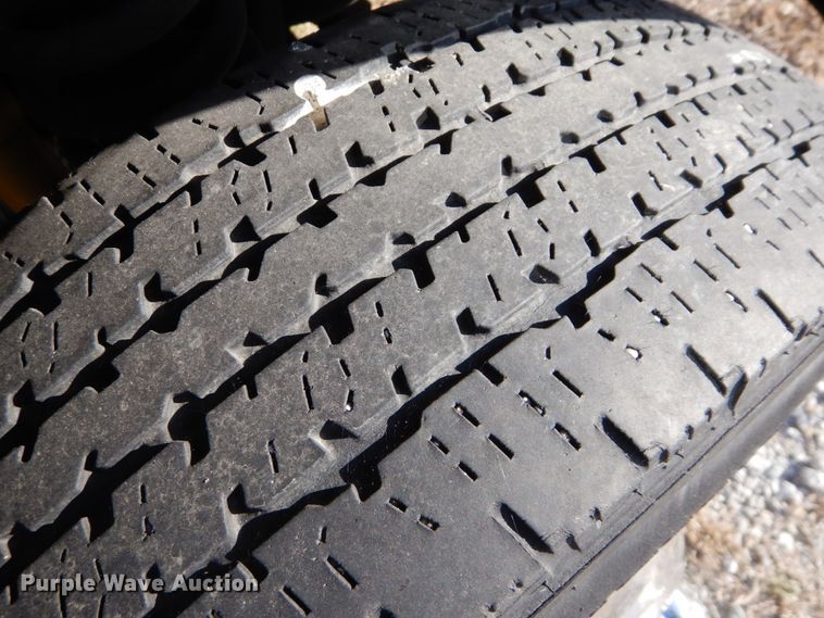 image for item GF9006 2008 Ford Econoline E450 shuttle bus