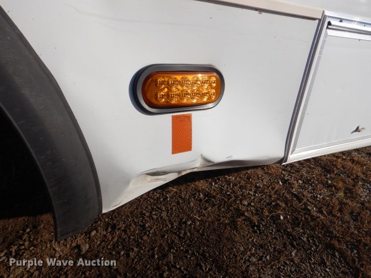 image for item GF9006 2008 Ford Econoline E450 shuttle bus