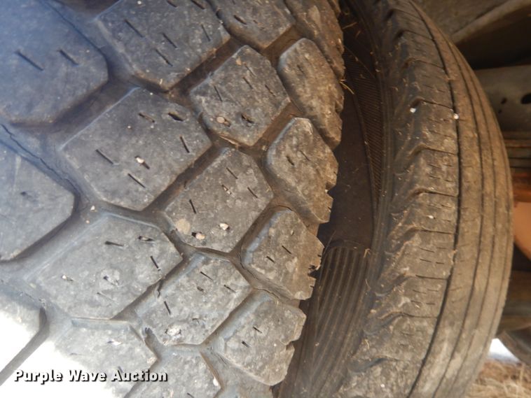 image for item GF9006 2008 Ford Econoline E450 shuttle bus