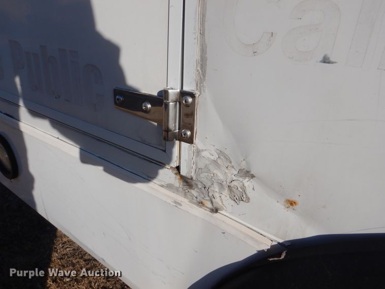 image for item GF9006 2008 Ford Econoline E450 shuttle bus