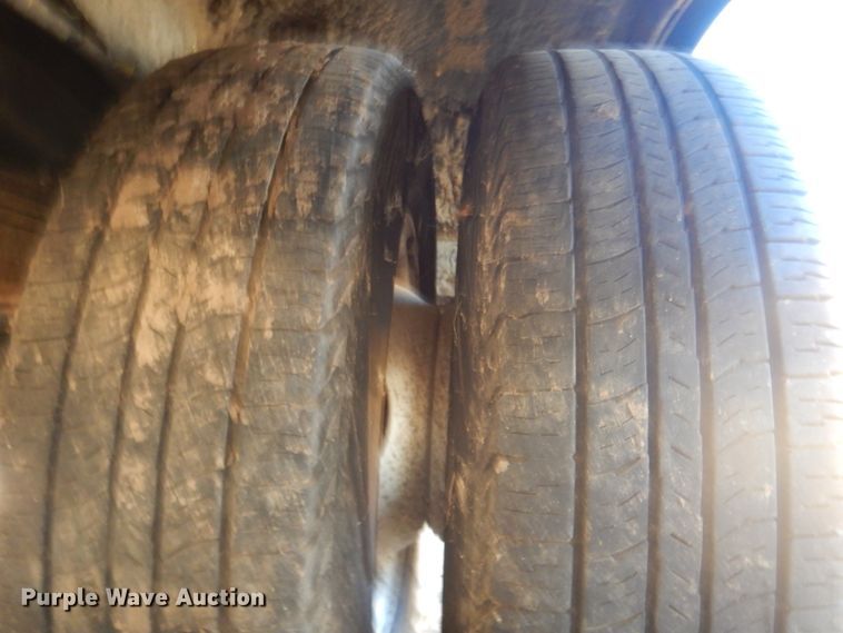 image for item GF9006 2008 Ford Econoline E450 shuttle bus