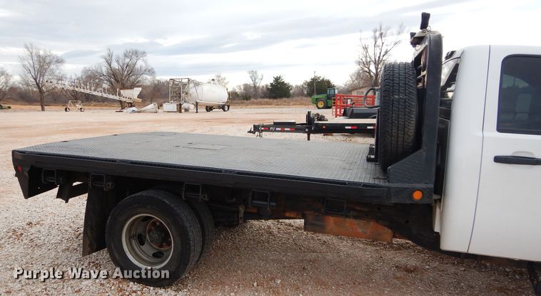 image for item GF9841 2013 Chevrolet Silverado 3500HD flatbed pickup truck