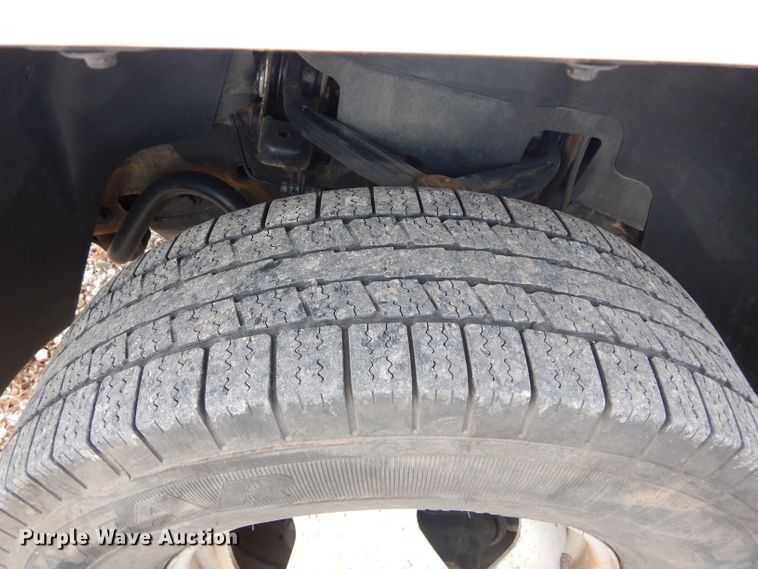 image for item GF9841 2013 Chevrolet Silverado 3500HD flatbed pickup truck