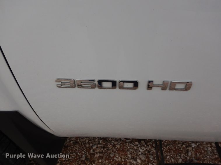 image for item GF9841 2013 Chevrolet Silverado 3500HD flatbed pickup truck