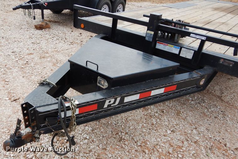 image for item GF9842 2017 PJ tilt deck equipment trailer