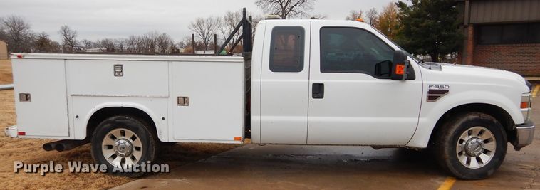 image for item GF9848 2008 Ford F350 XL Super Duty SuperCab utility bed pickup truck
