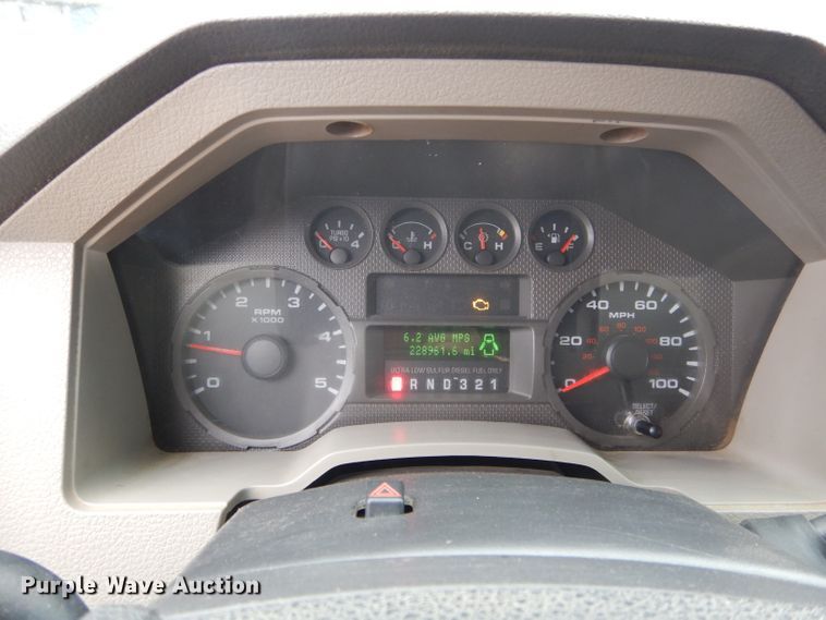 image for item GF9848 2008 Ford F350 XL Super Duty SuperCab utility bed pickup truck