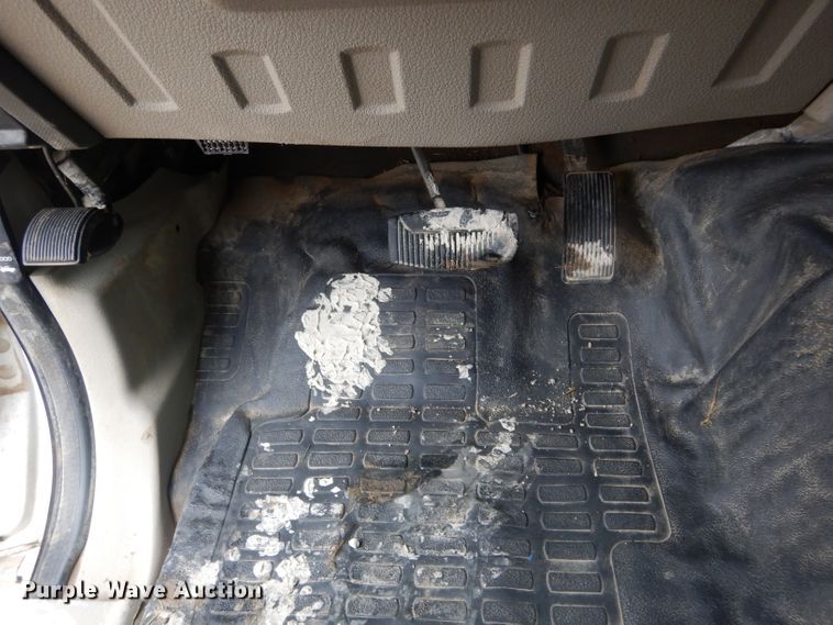 image for item GF9848 2008 Ford F350 XL Super Duty SuperCab utility bed pickup truck