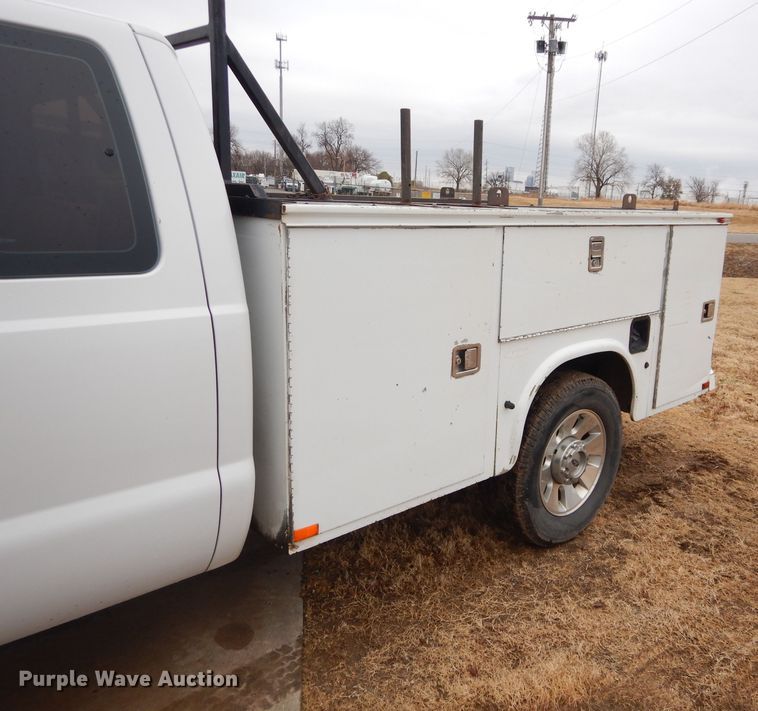 image for item GF9848 2008 Ford F350 XL Super Duty SuperCab utility bed pickup truck