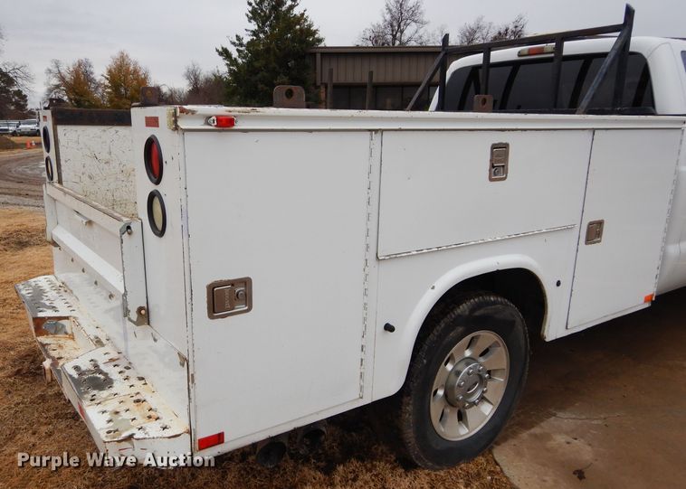 image for item GF9848 2008 Ford F350 XL Super Duty SuperCab utility bed pickup truck