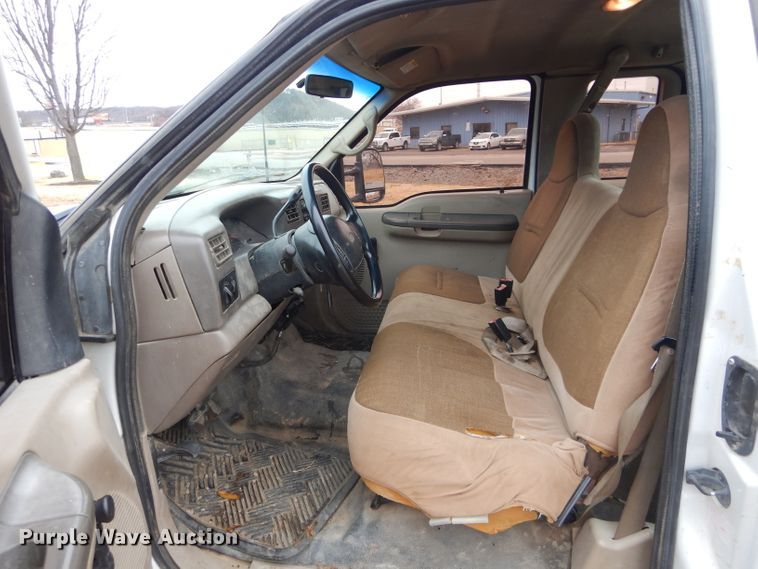 image for item GF9849 2001 Ford F250 Super Duty SuperCab utility bed pickup truck